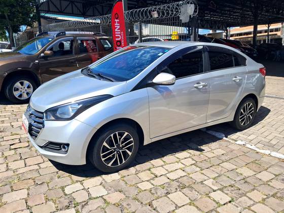 HYUNDAI HB20S 1.6 COMFORT PLUS 16V FLEX 4P AUTOMÁTICO